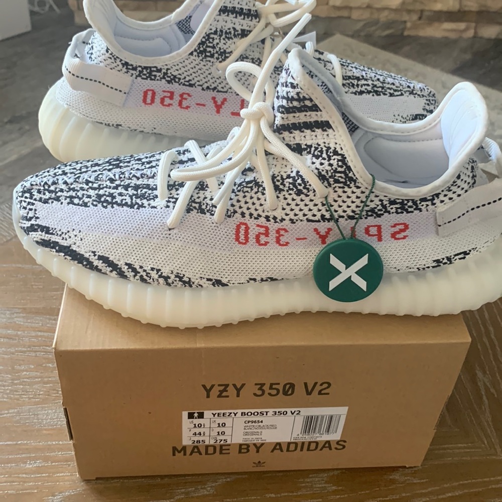 BRAND NEW Yeezy Boost 350 V2